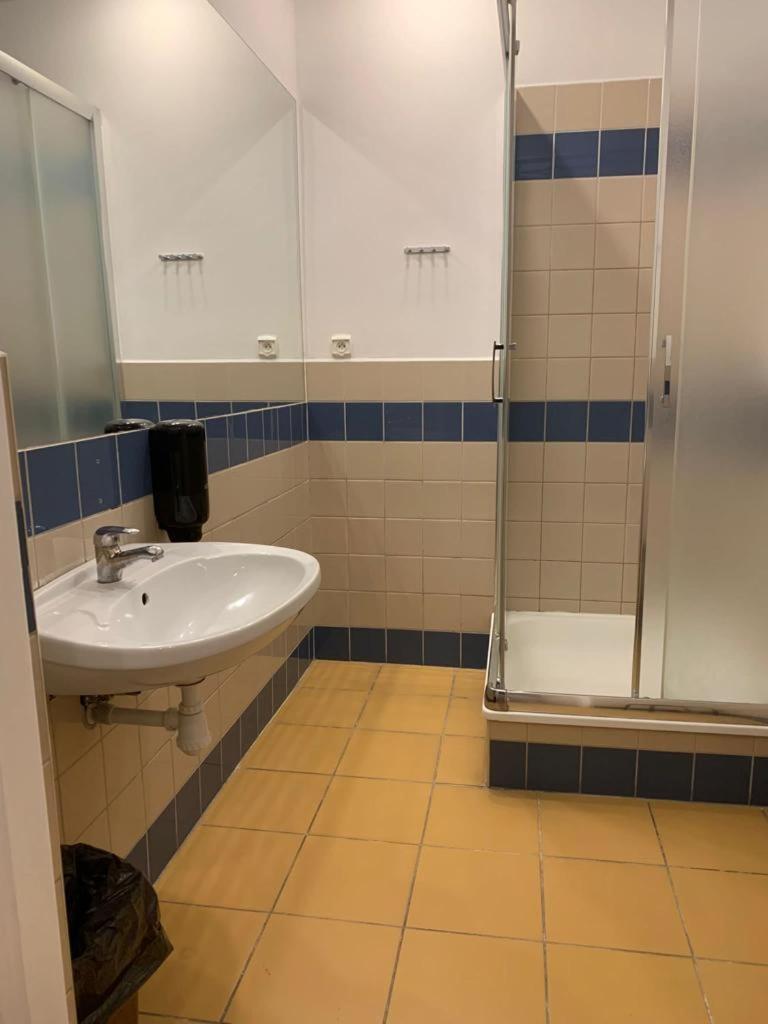 Hostel Schronisko Na Wyspie Vratislav Exteriér fotografie
